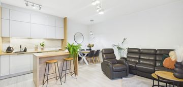 Bliźniak z garażem, 3 poziomy, bardzo zadbany