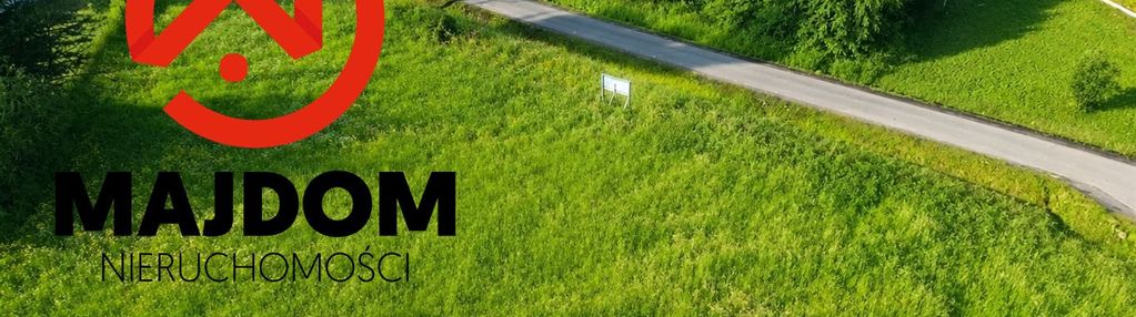 Zgrabna działka z mediami w spokojnej okolicy