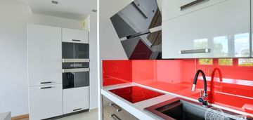 3 pokoje, 1 piętro, teren ogrodzony.