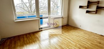1 piętro/3 pokoje/centrum miasta/balkon