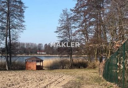 Działka nad jeziorem - lipienica