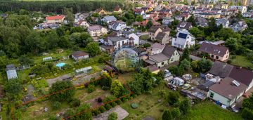 Działka budowlana w centrum z pięknym ogrodem!