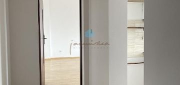 Wynajmę kawalerkę z miejscem postojowym na posesji