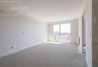 Przestronne mieszkanie w stanie deweloperskim