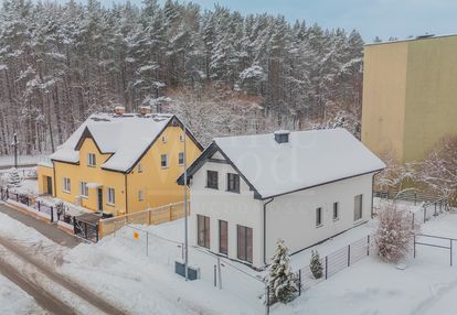 Dom wolnostojący w sąsiedztwie lasu