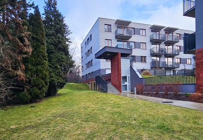 Wysoki standard, miejsce parkingowe, widok zieleń