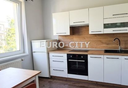 Duża kawalerka z osobną kuchnią - obornicka