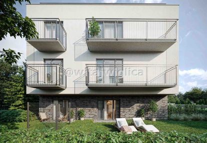 Trzypokojowe, garderoba, duży balkon klecina