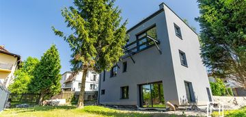 Apartament z ogródkiem.