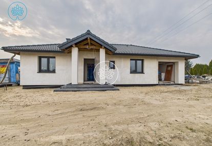 Dom wolnostojący, 4 pokoje, garaż, działka 1030m,