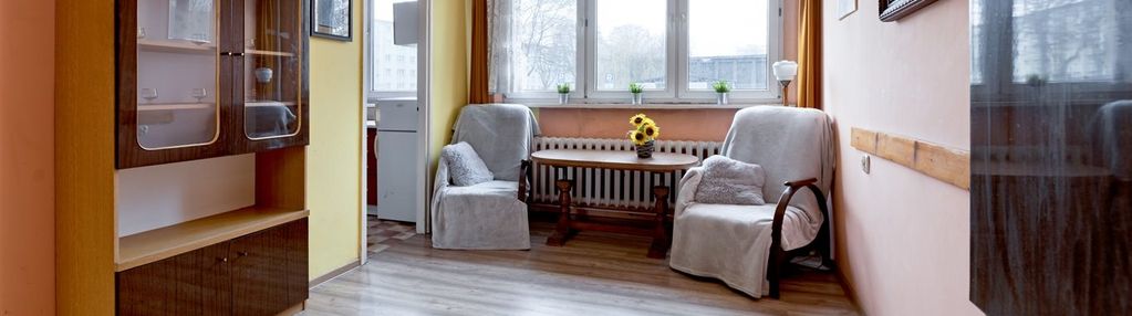 Tychy, os.f, 3 pokoje na parterze.