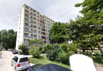 -centrum-25m2-miejskie media-balkon-piwnica-winda-