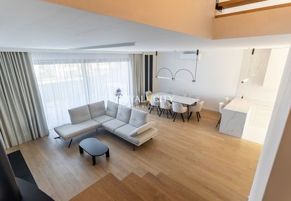 Energooszczędny dom w dąbrowie leśnej premium.