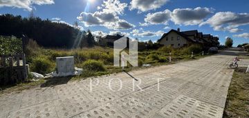 Działka z zatwierdzonym projektem  trzech domów.