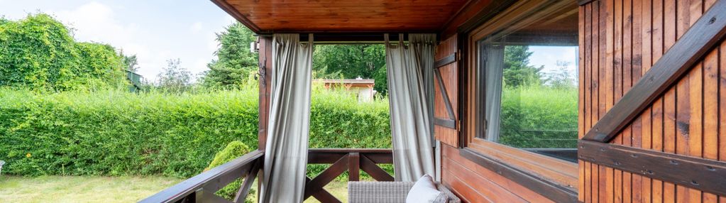 Kokoszki i działka i domek letniskowy