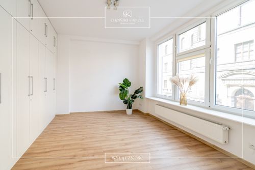 Centrum 3-pokojowe 1 piętro - meiszkanie lub biuro