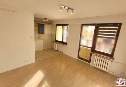 39,80m2, 1piętro, 2 pokoje, loggia, parking !