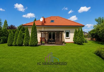5 pokoi, 601 m² działka, garaż, klimatyzacja
