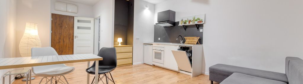 Kawalerka inwestycyjna z balkonem w centrum