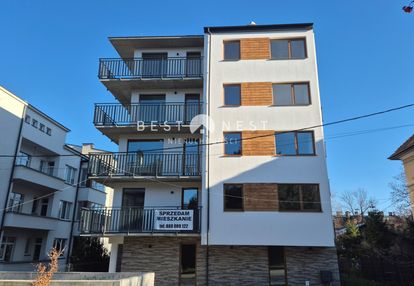 Mieszkanie (67 m2) garaż, winda, kom. lok.