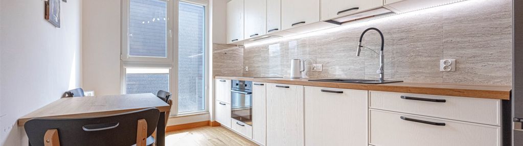 2m_osobna kuchnia_garaż_siłownia_legnickaresidence