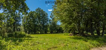 Działka budowlana nad jeziorem z dostępem do plaży