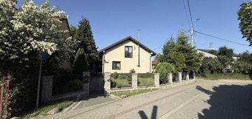 Dom z garażem , 194m2 kałuszyn