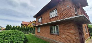 Funkcjonalnym dom w spokojnej miejscu - kupiatycze
