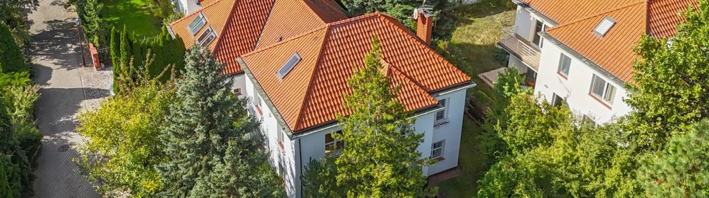 Przytulny, zielony dom w zawadach