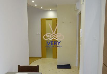 Ożarów-centrum 2 pok. z balkonem, garaż, komórka
