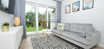 Ogród na ścianie lasu,letni klimat,jar,strobanda