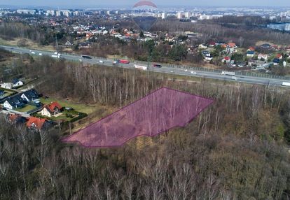 Działka z monumentem w krakowie