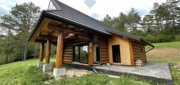 Dom z bali w sercu bieszczad – surowy stan, ogromn