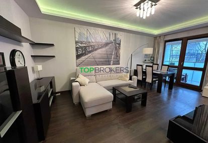 Wygodne dwa pokoje blisko metra, garaż, komórka