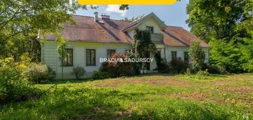 Dwór blisko od krakowa