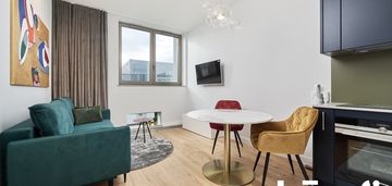 Klimatyzacja i wysoki standard i ostrów tumski