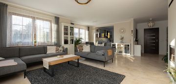 Dom z dwustanowiskowym garażem