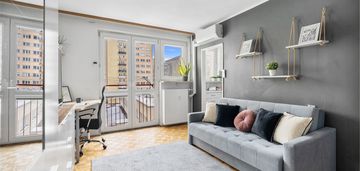 Klimatyzacja-prywatny parking-osobna sypialnia