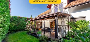 Bronowice|dom z 2001r|garaż i wiata|ładny ogród