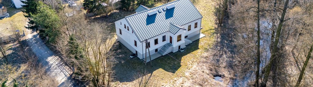 Zabytkowy dwór z xix wieku | małyń, woj. łódzkie |