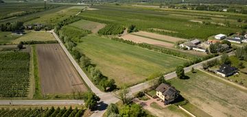 Działka wśród zieleni
