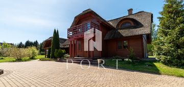 Stylowy dom z bali w otulinie lasu, 10 km od morza