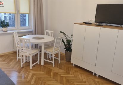 2 pokoje, parking, ogrodzony blok !!!