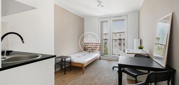 Apartament w prywatnym akademiku, central capmus