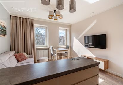 Wysoki standard/ plac hallera/ do wprowadzenia