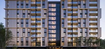 Kompaktowe mieszkanie na 9 piętrze, piecki-migowo