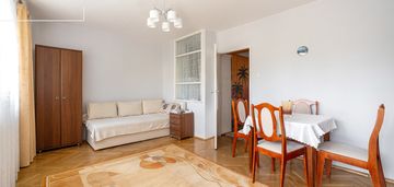 Zielona okolica, blisko komunikacji, balkon