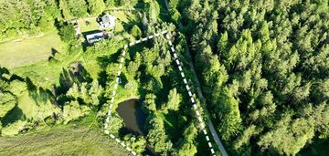 Piękna działka z "oczkiem", w sąsiedztwie zabudowa