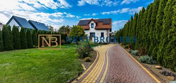 Dom wolnostojący z fotowoltaiką oraz dużym ogrodem