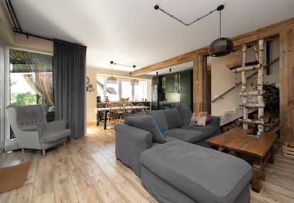 Dom nad doliną - enklawa z lasem w ogrodzie